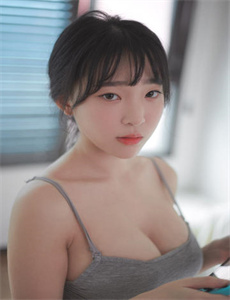 《少妇人妻真实偷人精品视频-深情触摸完整版在线中字观看》