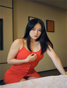 《花花公主美国伦理-9位美女撒尿正面自拍尿口》